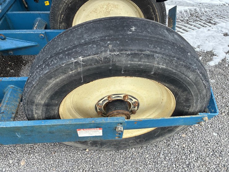 1997-kinze-2600-image-32