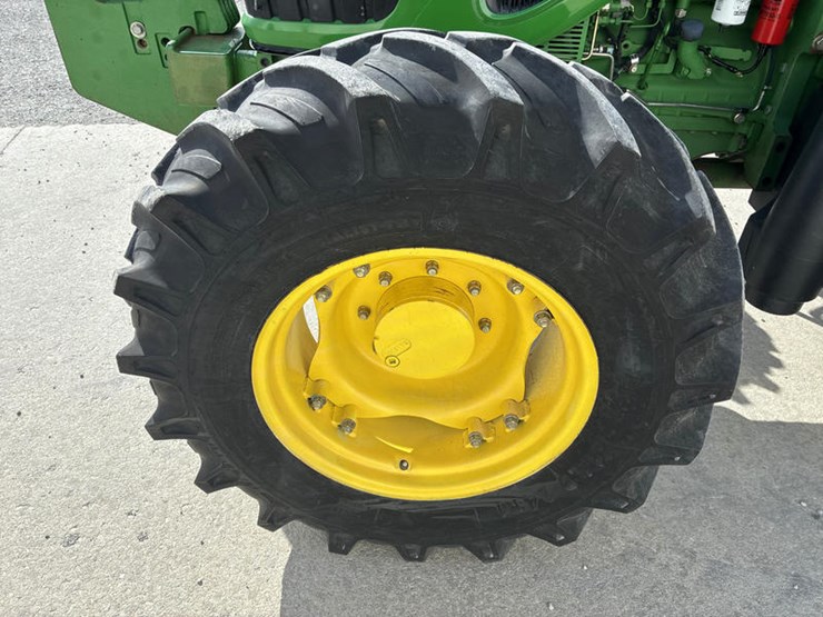 2009-john-deere-6115d-image-35