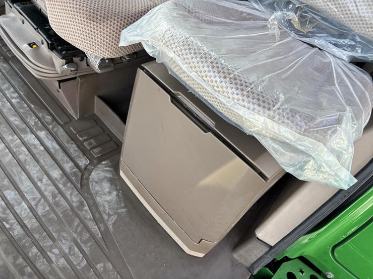 2015-john-deere-s670-image-98