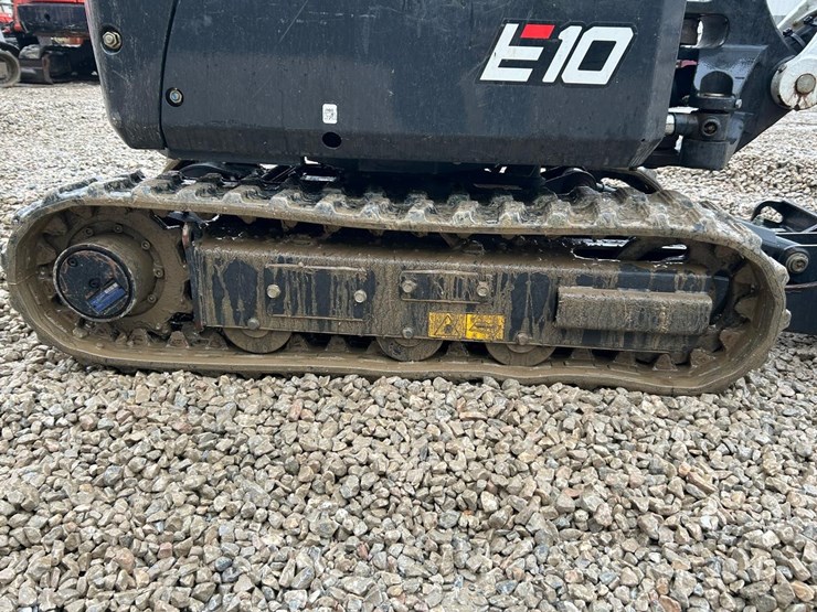 2023-bobcat-e10-image-12