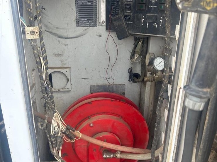 2005-ford-f650-image-23