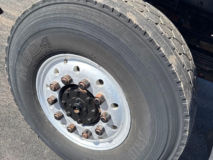 1999-peterbilt-357-image-8