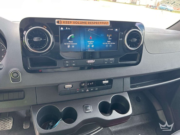 2021-mercedes-benz-sprinter-4500-image-15