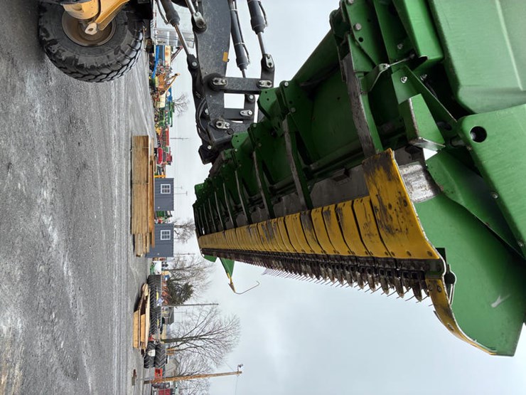 2012-john-deere-625f-image-23