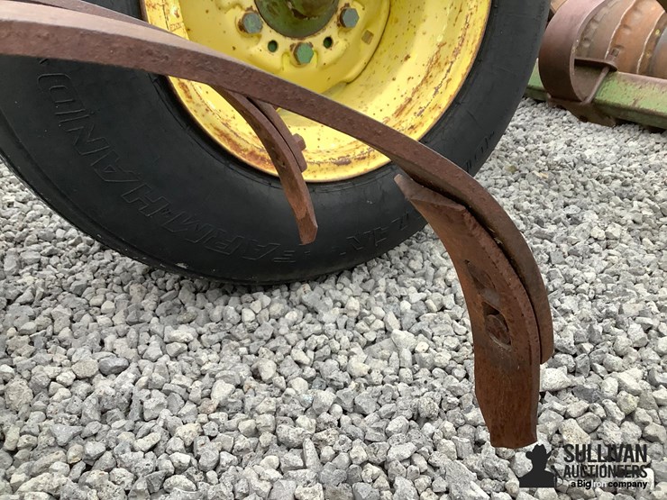 john-deere-16-image-14