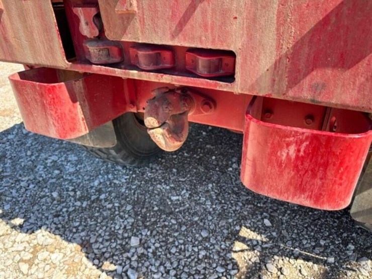 6x6-2-1/2-ton-truck-image-8