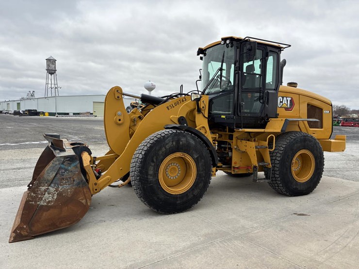 2021-caterpillar-926m-image-12