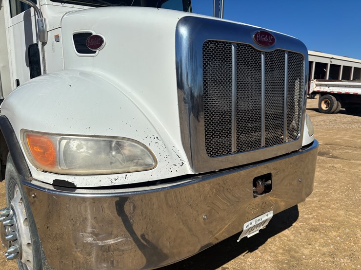 2009-peterbilt-340-image-13