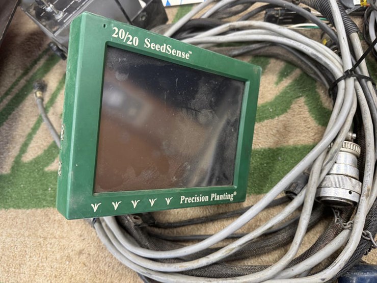 2010-kinze-3600-image-92