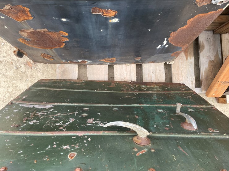 #4408-•-pair-of-mack-l-model-vintage-truck-doors-image-6