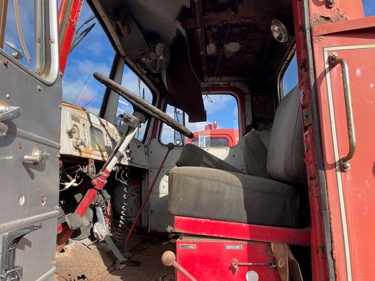 1951-mack-fire-apparatus-image-26