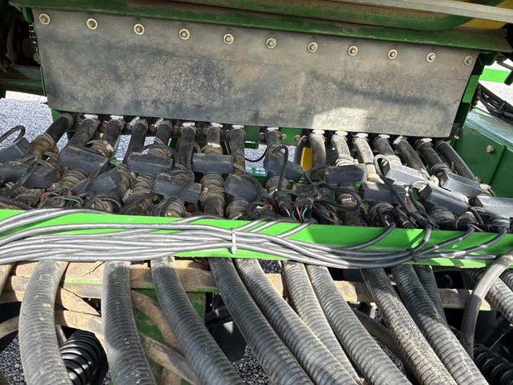 2005-john-deere-1690-image-70