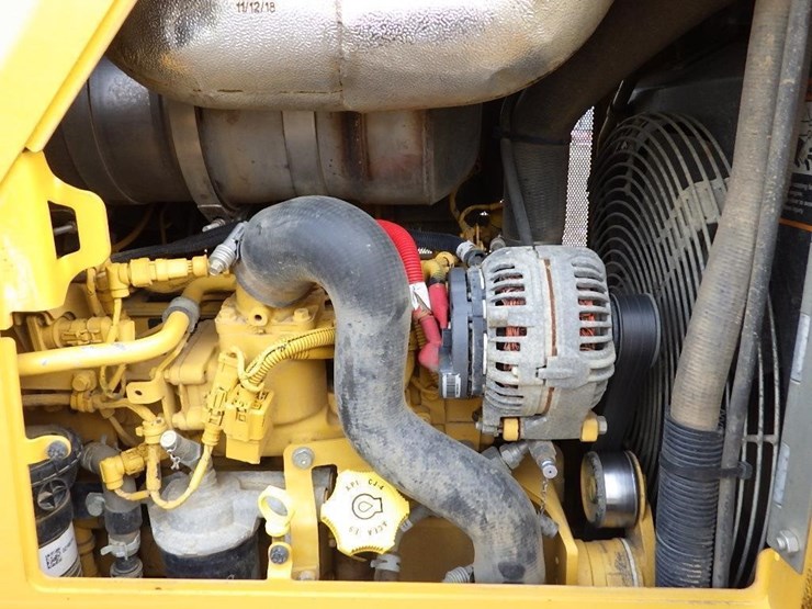 2019-deere-450k-lgp-image-21