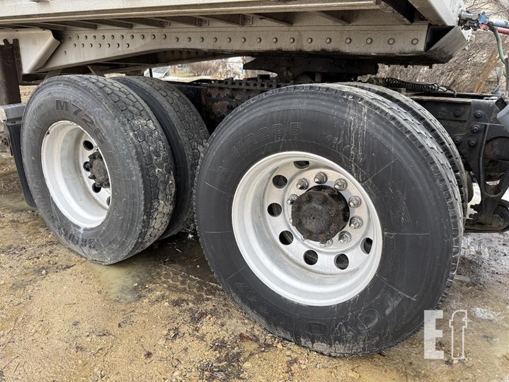 2010-international-prostar-image-5