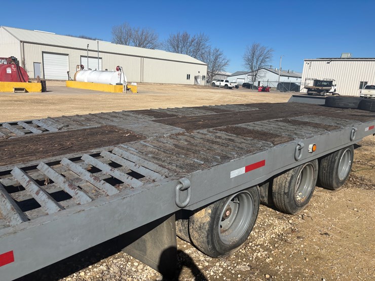 #2320-•-2008-interstate-30'-tri-axle-equipment-trailer-image-16