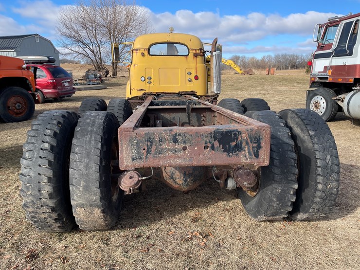 1963-mack-b61-image-6