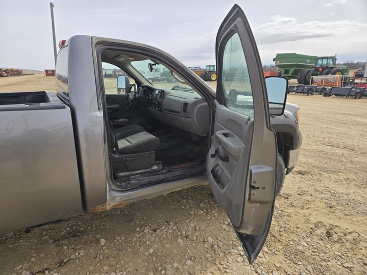 2008-gmc-sierra-2500-image-11