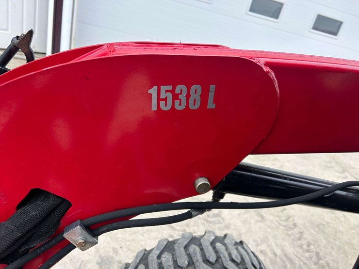 2015-mahindra-1533-image-9