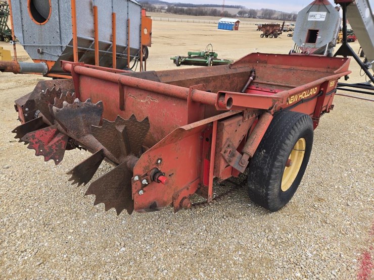 new-holland-155-image-6