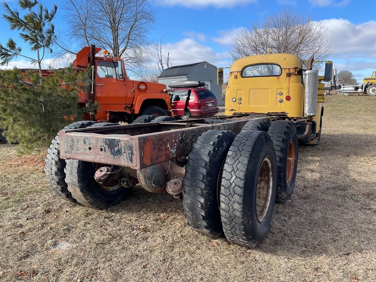 1963-mack-b61-image-5