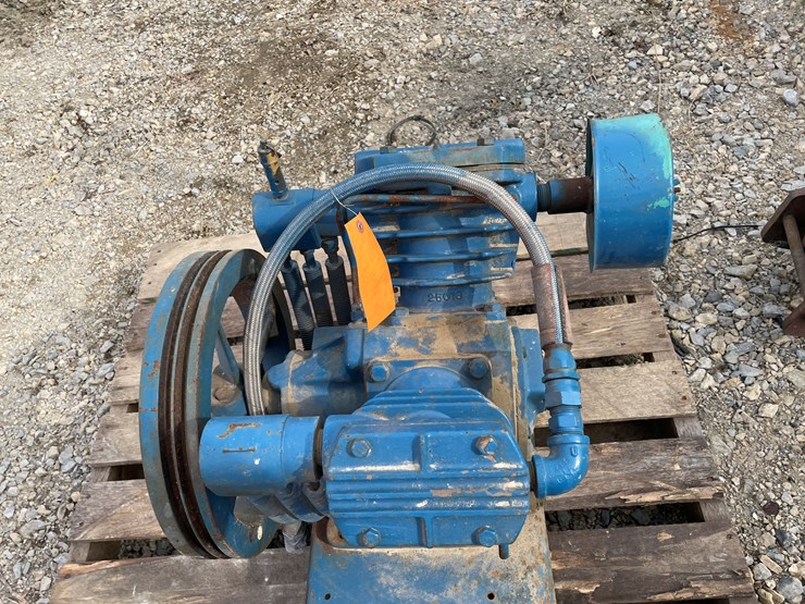 #4262-•-ingersoll-rand-air-compressor-image-4