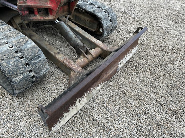 takeuchi-tb250-image-32