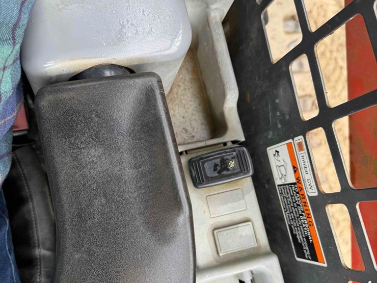 2015-kubota-svl75-2-image-19