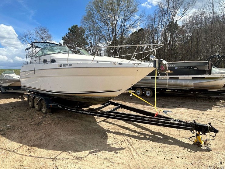 sea-ray-270-sundancer-boat-image-6