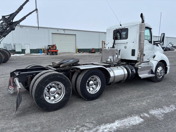 2016-kenworth-t680-image-6