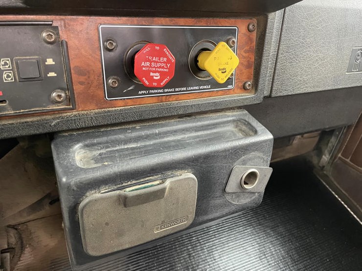 2000-caterpillar-c12-image-47