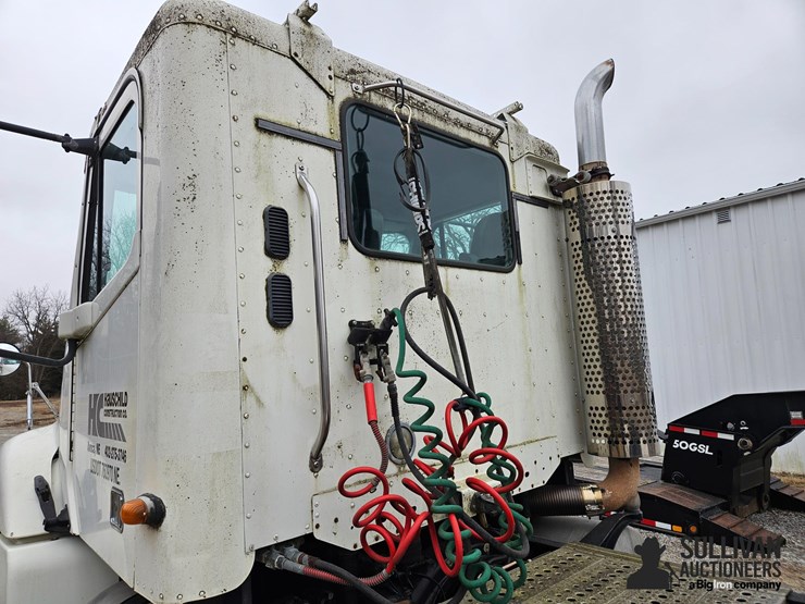 2003-freightliner-columbia-120-image-20