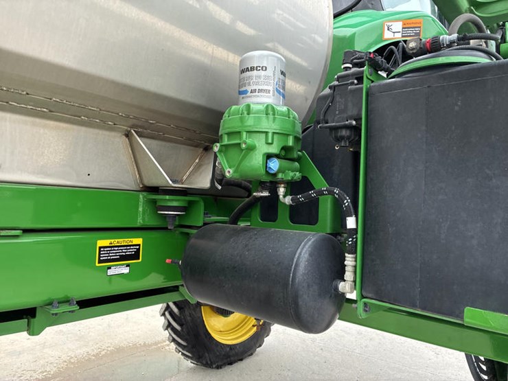 2021-john-deere-r4030-image-25