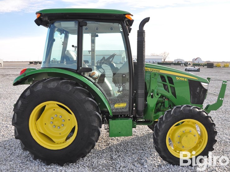 2022-john-deere-5055e-image-4