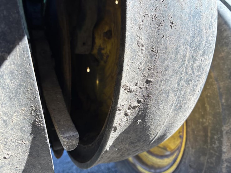 john-deere-7200-image-34