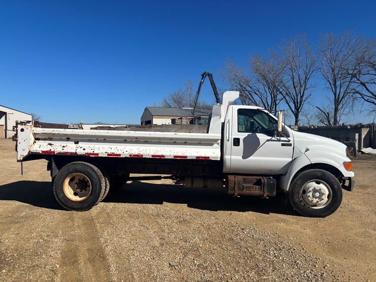 2003-ford-f650-image-4