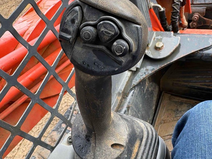 2017-kubota-svl75-2-image-21