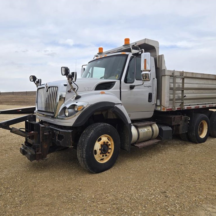 2014 INTERNATIONAL 7400