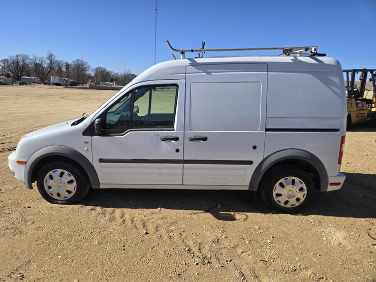 2013-utility-van-image-2