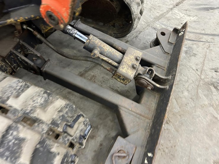 2016-kubota-k008-3-image-26