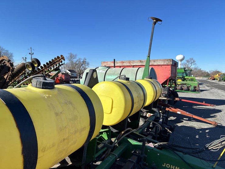 john-deere-7200-image-76