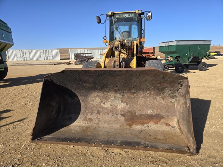 2005-caterpillar-938g-image-2