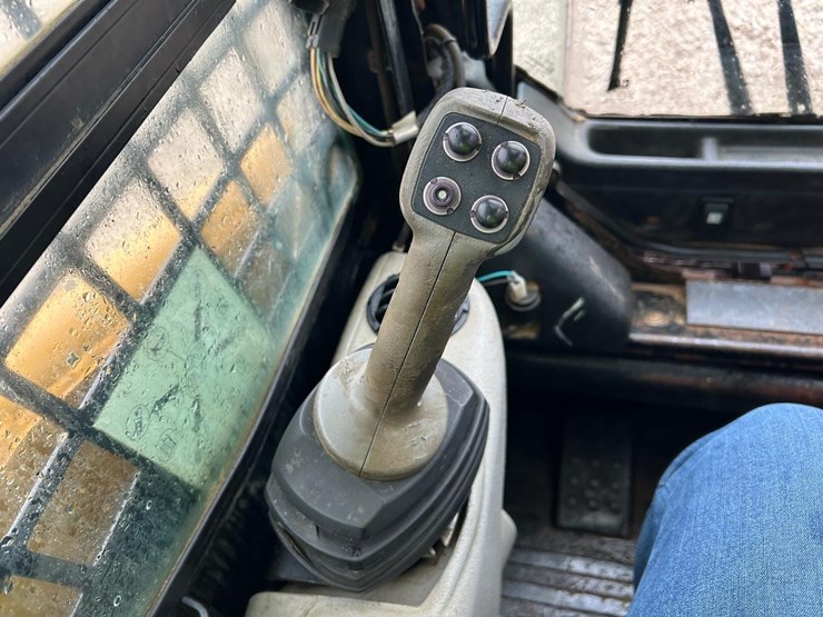 caterpillar-247b-image-21