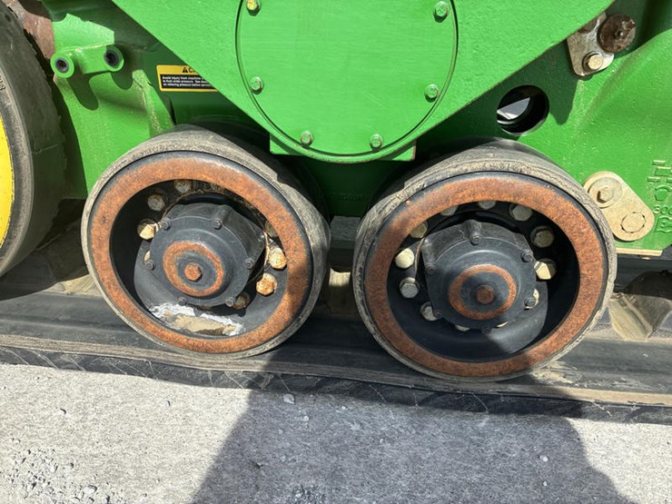 2021-john-deere-8rx-370-image-55