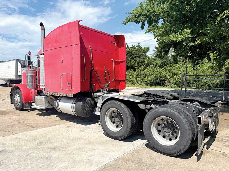 2001-peterbilt-379-image-2