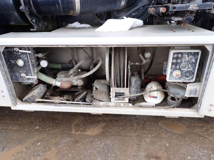 2002-sterling-l9500-image-46