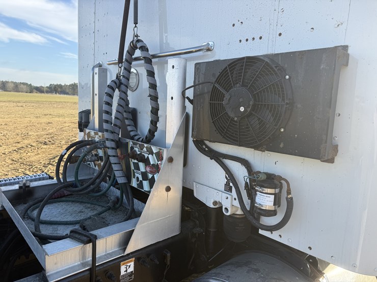 2019-peterbilt-579-image-8