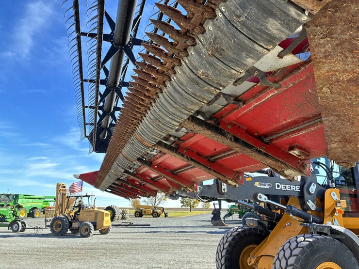 2011-case-ih-3020-image-34