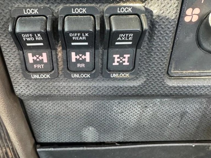 2017-international-hx620-image-33