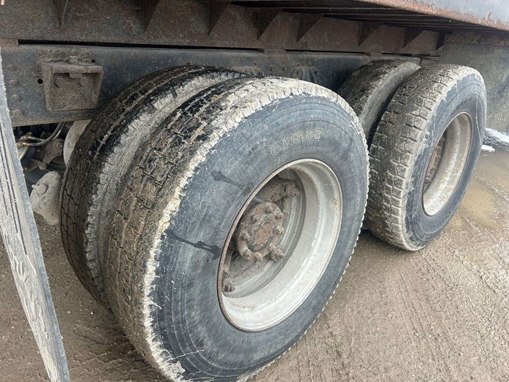 1991-chevy-kodiak-8500-tandem-grain-truck-with-18ft-bed-image-13