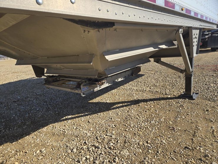 2016-wilson-grain-trailer-image-23